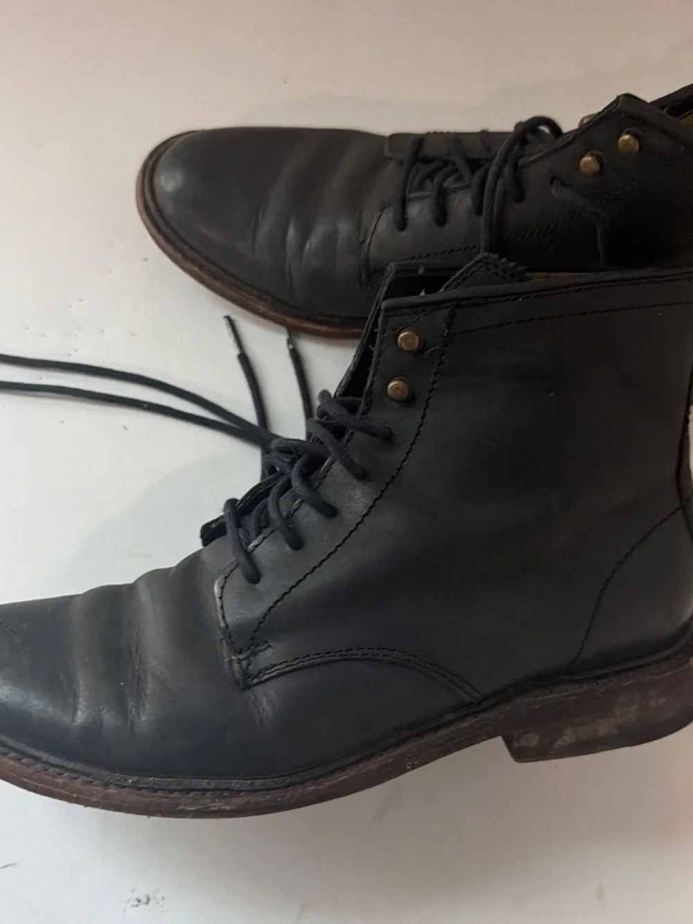 Frye James Lace Up Distressed Black Leather Boots size 6,5 Excellent Condition